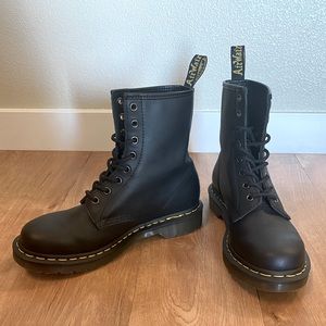 SOLD 1460 Smooth Leather Doc Marten Lace Up Boots